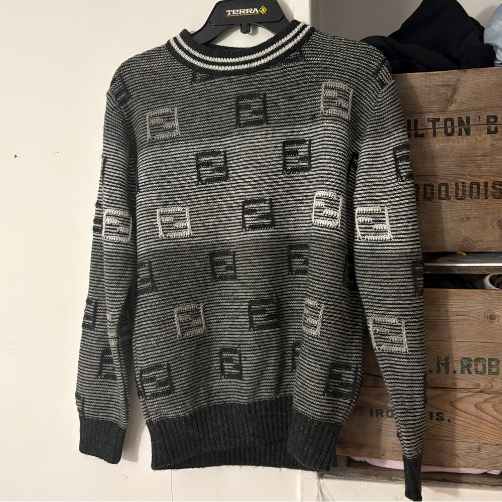 Wool Blend Black and Gray Pullover Sweater Size Medium